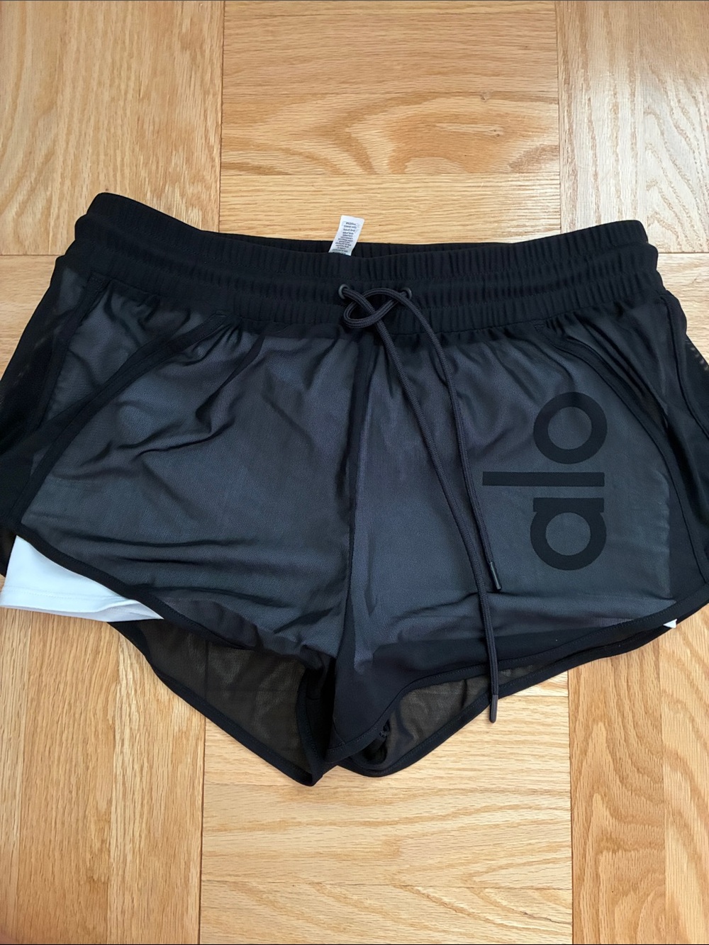 ALO Yoga Black Mesh Shorts Medium - Picture 3 of 6